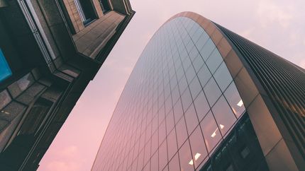 BlackRock Inc.: Afflussi di capitale superiori alle attese e rialzo a Wall Street.
