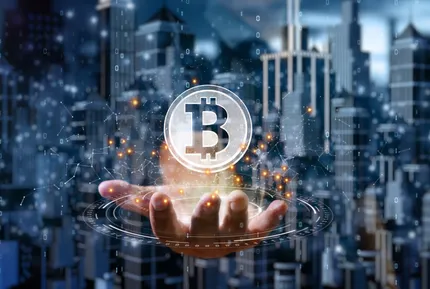 Bitcoin estende il rally con afflussi in ETF e previsioni rialziste