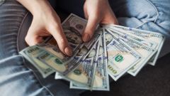 Dollaro USA si mantiene forte, EUR/USD ai minimi
