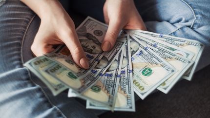 Dollaro USA si mantiene forte, EUR/USD ai minimi