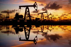 Prezzi del Petrolio in Calo su Ipotesi di Rilascio Riserve Strategiche