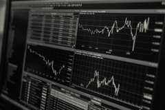 Orange Media Group: Debutto con sospensione per eccesso di rialzo, indicando un balzo eccezionale.
