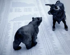 Dow Jones Industrial Average: Apertura in lieve calo, indicando cautela dopo i dati macro.