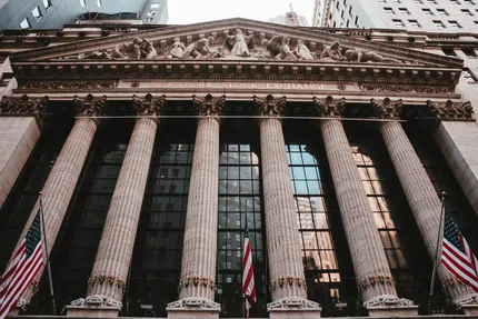 Nasdaq Composite: Forte rialzo dei titoli tech sensibili ai tassi, dopo dati occupazione.