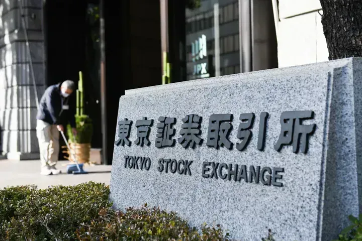 Tokyo: Nikkei 225 chiude in ribasso dopo 10 settimane di aumento.