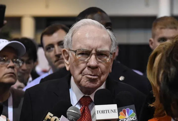 Buffett: non preoccupato per il downgrade degli USA da Fitch