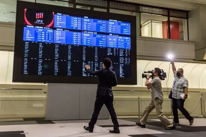 Tokyo: Nikkei chiude in calo del 1,27%