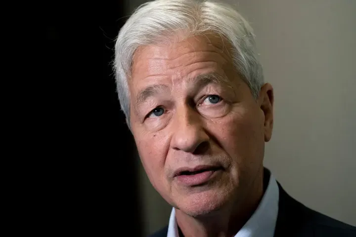 Ceo di JPMorgan, Dimon, vende azioni per $141 mln.