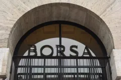 Borsa Italiana in calo: Piazza Affari chiude con un -0,35%