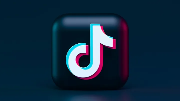 Indagine EU su TikTok: in bilico protezione minori e trasparenza