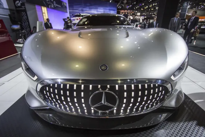 Mercedes-Benz: auto a combustione fino al prossimo decennio.