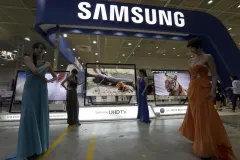 Samsung lancia il nuovo smartwatch con anello integrato.