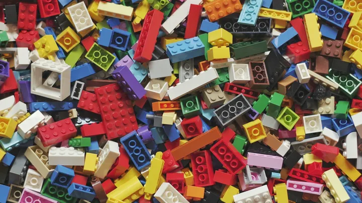 Lego: Exploit a doppia cifra su ricavi e utili nel primo semestre