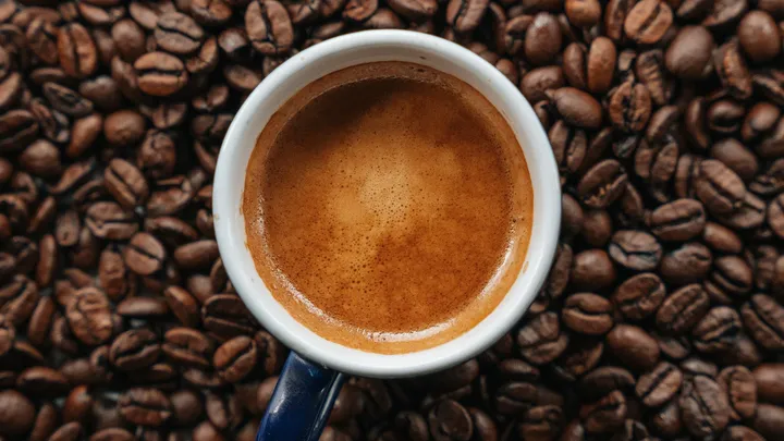 Il caffè i prezzi impennano di oltre il 70% da inizio anno