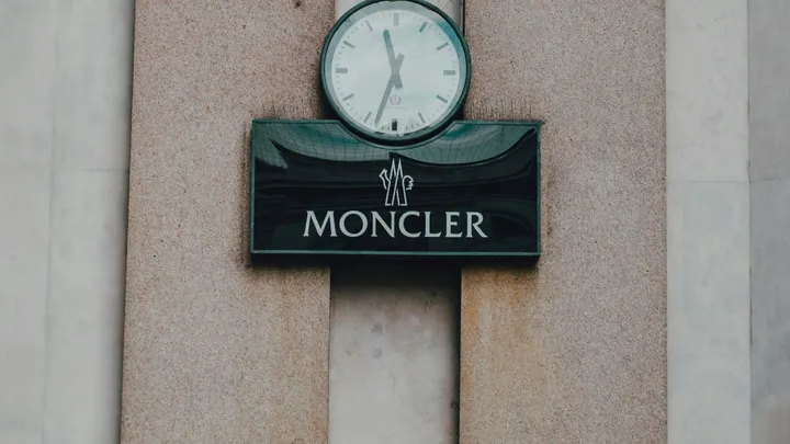 Moncler in ottima forma: nuovo store a Londra e stimoli cinesi