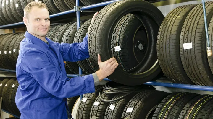 Bonus pneumatici 2025, 200 euro per acquistare gomme nuove? Facciamo chiarezza