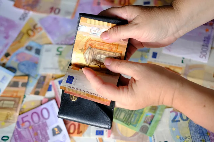 Assegno di Inclusione aprile 2025, oltre 600 euro in meno di ricarica INPS: ecco perché e cosa aspettarsi a maggio