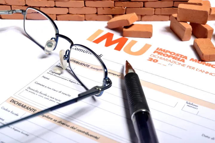 IMU 2025: quando e come pagare, cosa serve e quanto costa rivolgersi al Caf