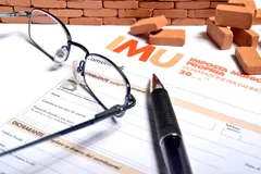 IMU 2025: quando e come pagare, cosa serve e quanto costa rivolgersi al Caf