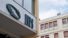 Pensione sociale a rischio per chi ha soldi in banca? Solo in questo caso