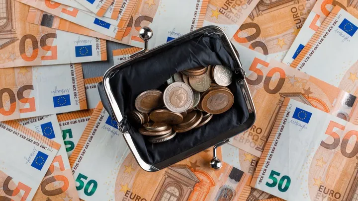 Busta paga luglio 2025, stipendio in aumento: ecco a chi spetta IVC, bonus commercio e quattordicesima
