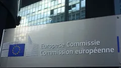 Commissione UE: negoziati in corso per trattato globale sulla plastica