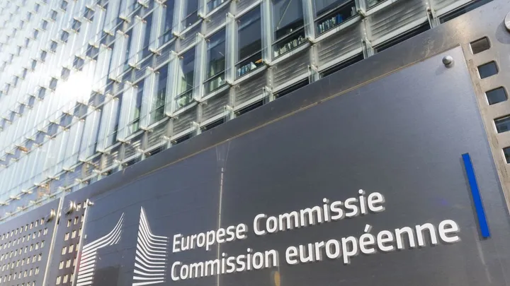 Commissione Europea: rapporto su produzione plastica, rifiuti e riciclo