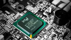 Intel in controtendenza con slancio del 7% dopo un’iniezione di 2 mld di dollari da SoftBank