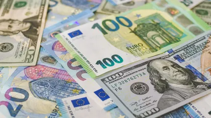 Piazza Affari in crescita: FTSE MIB +0,9%, banche e lusso protagonisti.