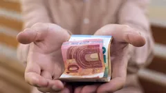 Pensione novembre 2025, aumento sotto i 1.000 euro di assegno: ecco per chi, requisiti e come averlo