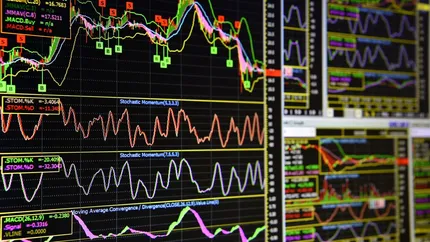 Finanza e Mercati: Future deboli, avvio Borse atteso sotto la parità, altro record per l'oro