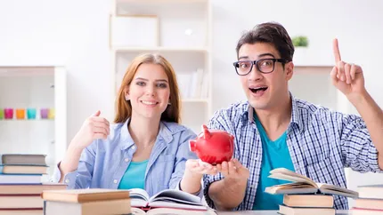 Bonus libri scolastici, in arrivo un nuovo contributo per le famiglie: come funziona e chi può averlo