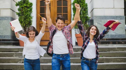 Carta Valore Cultura, la nuova agevolazione per i giovani diplomati: come funziona e chi può accedere