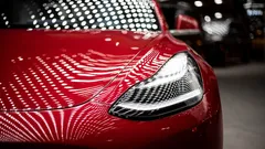 Tesla Q4 2025, vendite in calo e titolo debole