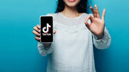 Commissione Europea: TikTok potrebbe causare dipendenza negli utenti