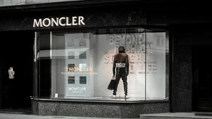 Exploit di Moncler del +11% grazie a risultati solidi 2025 e annuncio del dividendo