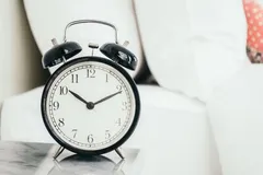 Ora legale 2026: quando cambia l’orario e quanto si risparmia davvero su energia e bollette