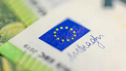 Busta paga: come vengono pagate le festività del 25 aprile e del 1° maggio 2026