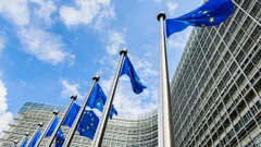 Commissione Europea: dal 1° luglio tassa doganale da 3 euro su pacchi di basso valore