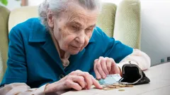 Pensioni da fame per le donne: la media spaventosa che conferma la disparità