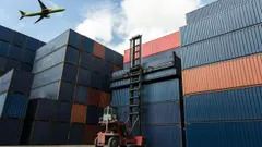 USA: deficit commerciale beni in ampliamento