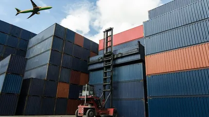 USA: deficit commerciale beni in ampliamento
