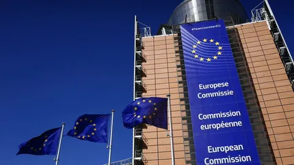 Commissione Europea: più controlli per ChatGPT, Reddit e Roblox