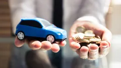 Bollo auto sospeso nel 2027: quanto si risparmierà con lo stop alla tassa