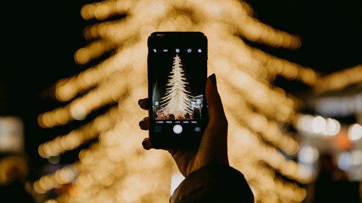 Sotto l’albero di natale: i beni di lusso brillano tra i fondi, ma occhio ai rischi