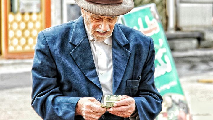Pensioni, 50 euro in meno a partire da giugno 2025: ecco a chi tocca il nuovo taglio