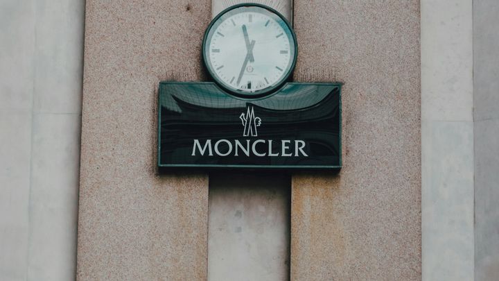 Fin dove scenderà MONCLER ?