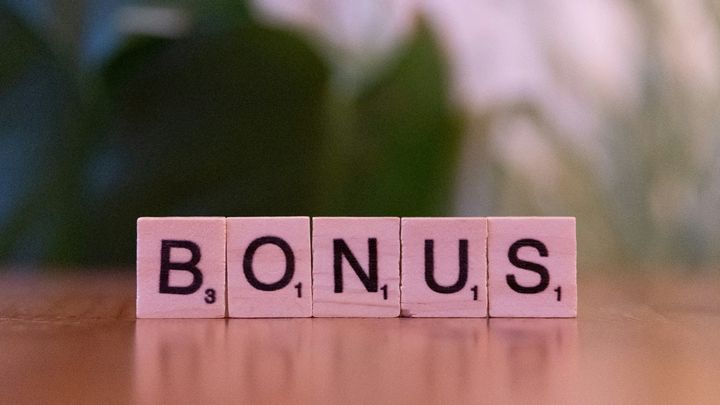 Bonus bollette luce, in arrivo nuovo sconto fino a 60 euro che non tutti avranno: ecco a chi spetta