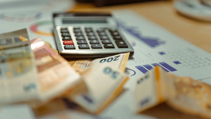 Pensione anticipata, risparmi una vita ma l'assegno cala: ecco perché